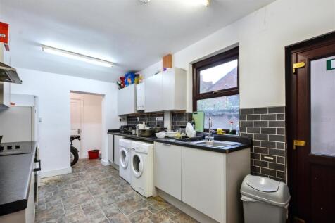 Kitchen_2.jpeg