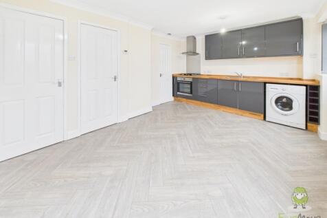 CAM04233G0-PR0047-STILL008