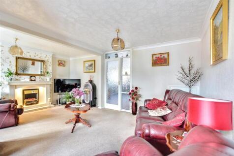 Lounge/Sitting Room
