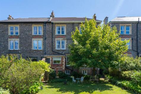 8 bed, 2 bath Semi-Detached in Bristol - Photo 52