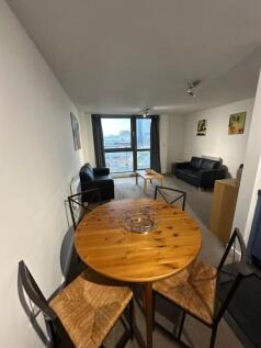 Stunning One Bedroom Apartment – Centenary Plaza, Birmingham City Centre, B1 1TB Asset Residential are proud to present this beautifully presented one-bedroom apartment located on the 9th floor of the