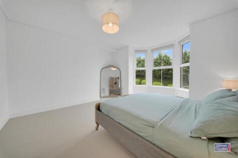 6 Bed, End Terrace, Silsden