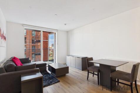 Lounge/Dining Area