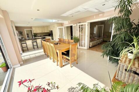 IMG-20250520-WA00...