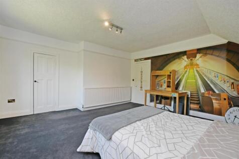 8 bed, 5 bath Detached in Sheffield - Photo 35