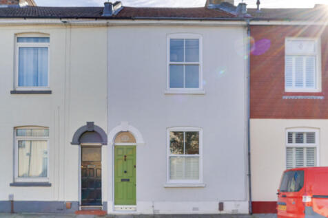 3 Bedroom Terraced in PO4 0DZ
