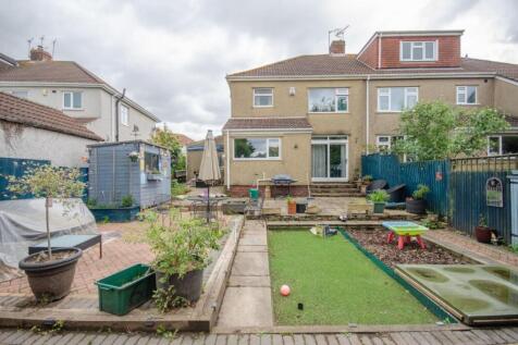 Rear garden pic 2.jpg