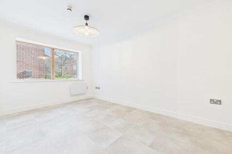 CAM04273G0-PR0094...