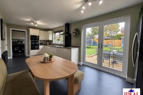 Kitchen 3.jpg