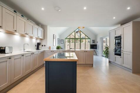 Kitchen/Dining