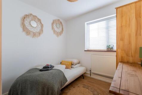 25 Garden Flat-4.jpg