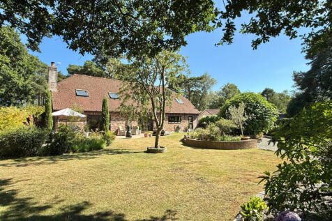 4 bedroom detached home