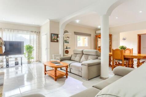 Lounge 1 - 3