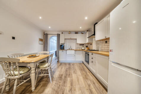 1404719-16-697ccf4d24c52