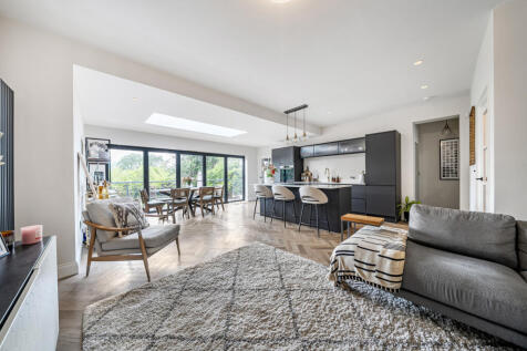 Kitchen/Reception