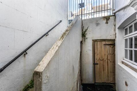 Patio/Rear Access