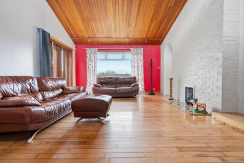 4 bed, 2 bath Detached Bungalow in Cardiff - Photo 7