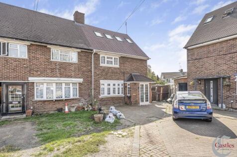 1 Bedroom Semi-Detached in EN1 4QN