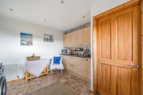 Henlake KitchenWork..jpg