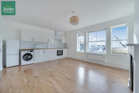Kitchen / Lounge