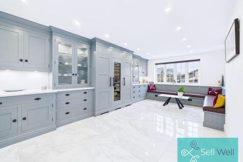 Open-Plan Kitchen/Dining/Family Area