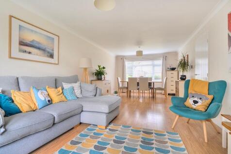 Dual Reception Room