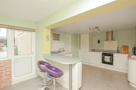 kitchen 1.jpg