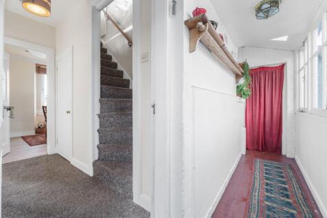 3 bed, 2 bath Flat in Leeds - Photo 6