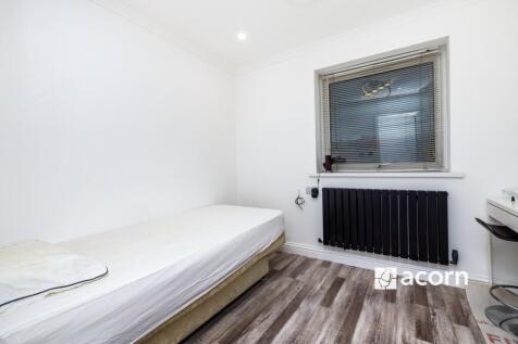 Bedroom 2 (2)