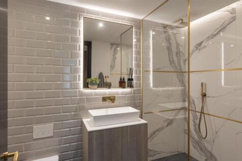 vb5501066_Triptych_1_07_007_3200x2134-2560x1440.jp