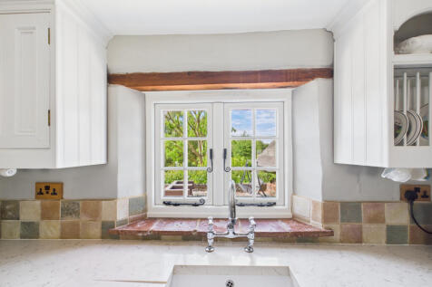 CAM02909G0-PR0442-STILL043