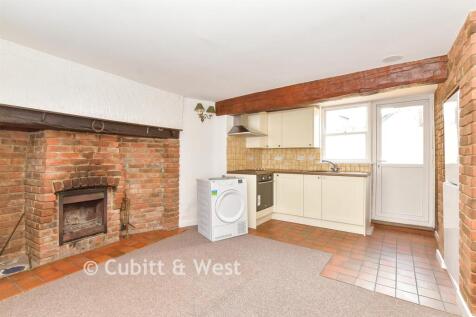 Kitchen / Dining Area