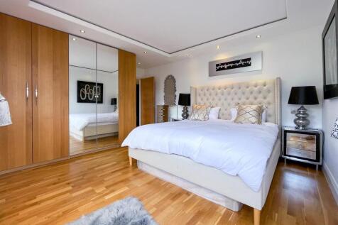 bedroom 1 (1 of 1).jpg