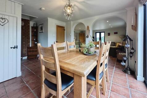 0e1df207--4D69-97EC-A4EB2BEA5FC6-26888-000007B2025