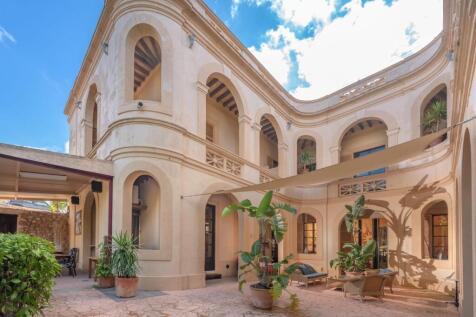 Charming hotel with 8 bedroom suites and pool in Artà