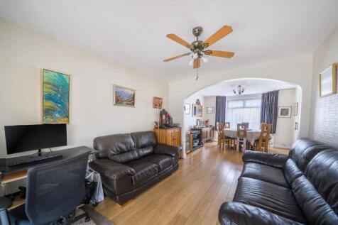 Lounge/dining area