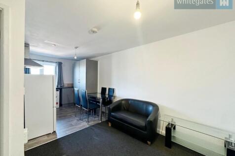 1 Bedroom Flat in LL11 1HH