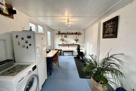 821276E8-119A-4A15-A1C0-C8EAF3BBAD11_1_201_a