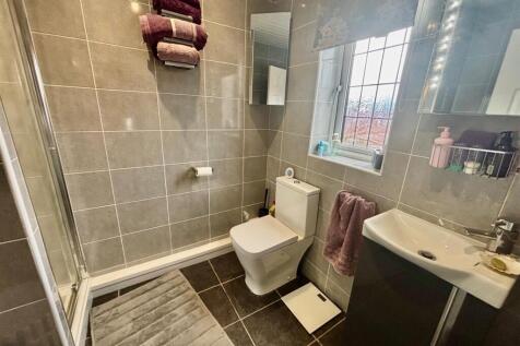 Shower Room/En Suite