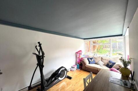 WhatsApp Image 2025-08-14 at 13.02.03_a52afa5f.jpg