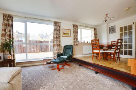 L- Shaped Lounge Diner