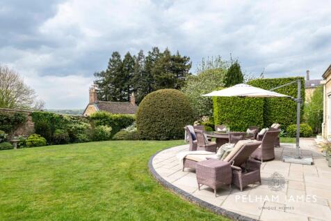 Garden, The Engine House, Cour d'Honneur