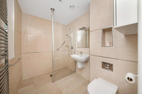 en suite wetroom 2 