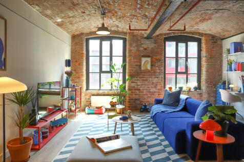 2 Bedroom Flat in SK3 0GR