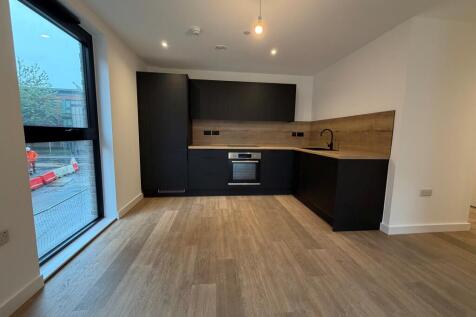 003 Kitchen
