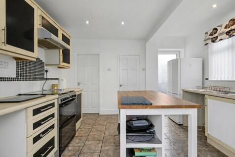 Kitchen_3.jpeg