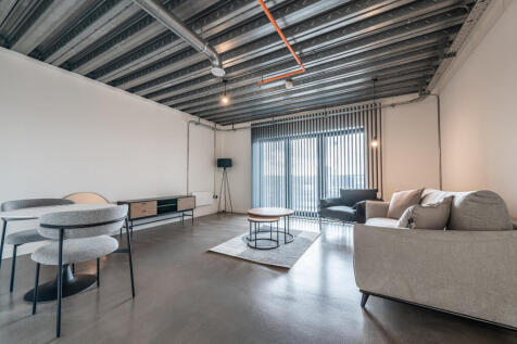 ** HIGH LOFT INSULATION ** PRIVATE BALCONY ** SUSTAINABLE AND HIGH QUALITY ** FULLY FURNISHED **