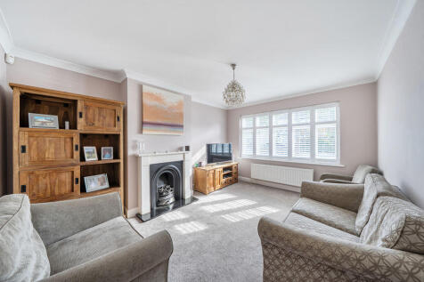 Lounge angle 1