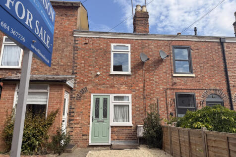 3 bed terraced house for sale
