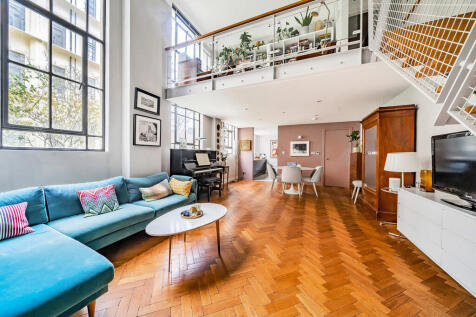 A property like no other! This spacious one double bedroom flat has been renovated to an exquisite standard throughout, with herring-bone flooring, tasteful décor and a sleek shower-room. Natural ligh
